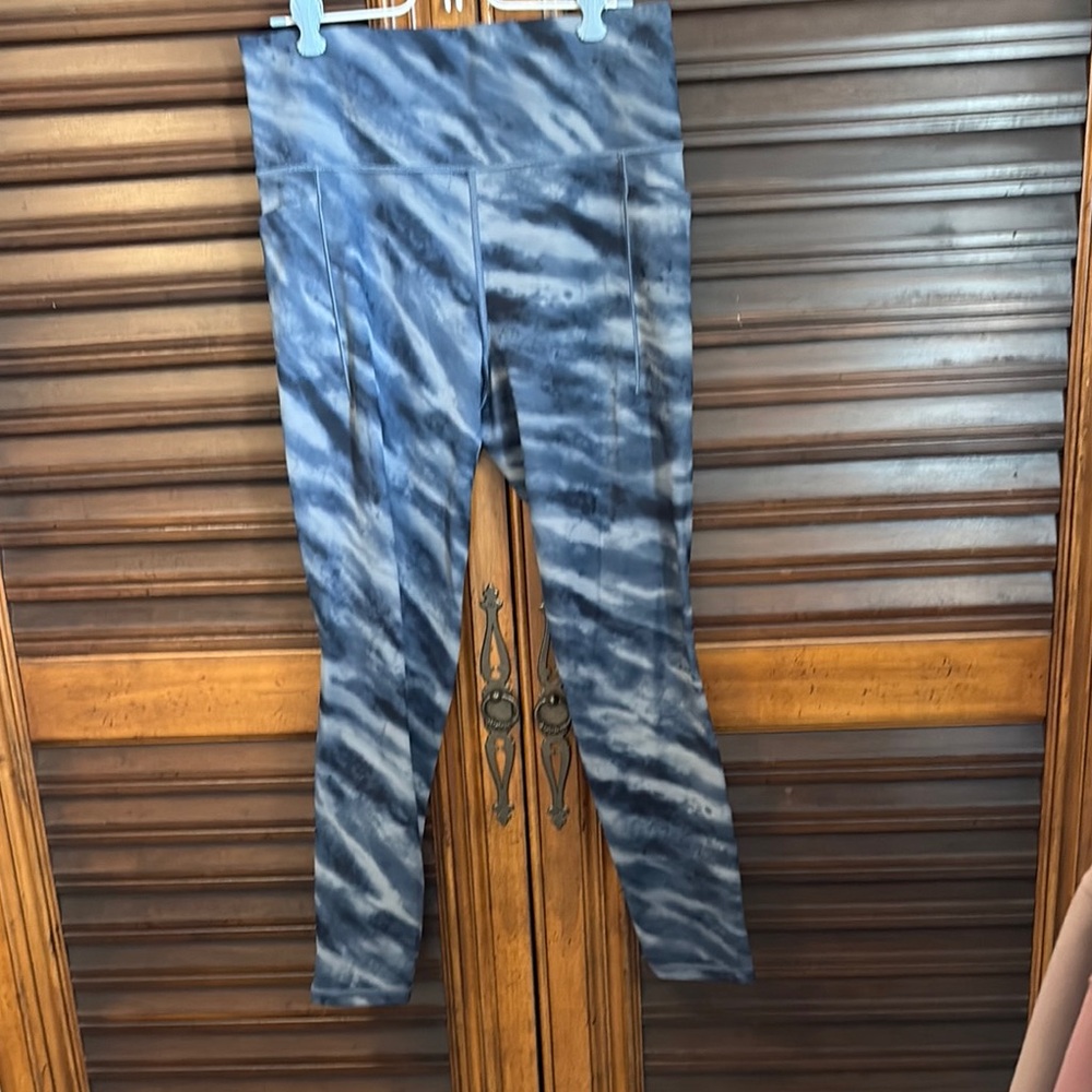 Athleta Salutation Stash Navy Blue /Gray Tie-Dye Leggings. Large TALL